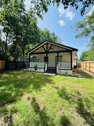 617 Persimmon ST, Lockhart, TX 78644