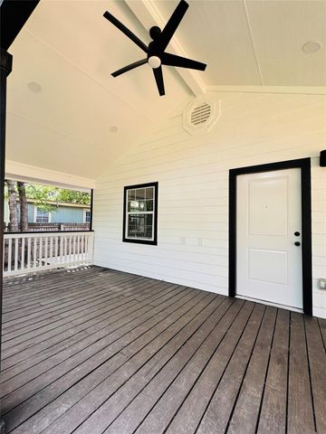 617 Persimmon ST, Lockhart, TX 78644