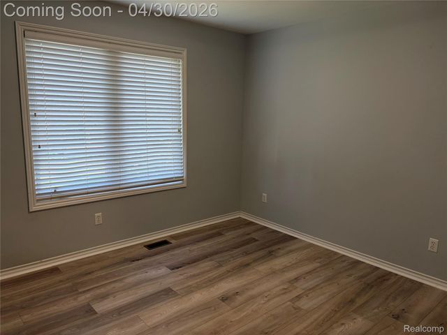 676 Snowbird Circle W, St. Clair, MI 48079
