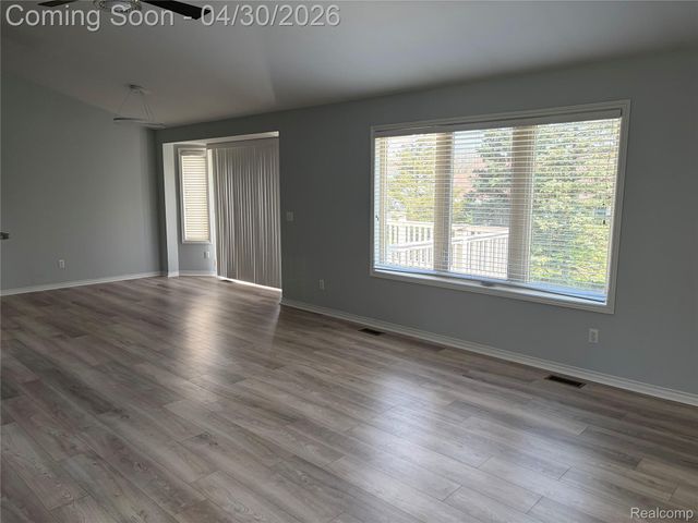 676 Snowbird Circle W, St. Clair, MI 48079