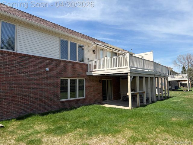 676 Snowbird Circle W, St. Clair, MI 48079