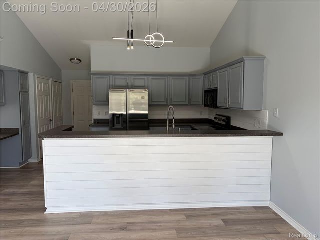 676 Snowbird Circle W, St. Clair, MI 48079