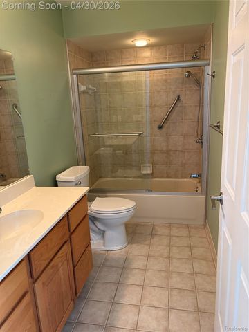 676 Snowbird Circle W, St. Clair, MI 48079