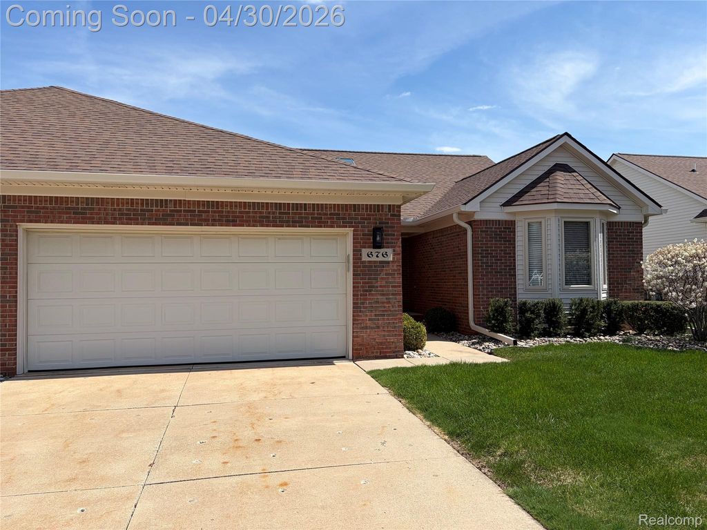 676 Snowbird Circle W, St. Clair, MI 48079