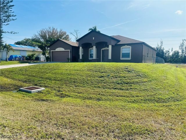 2016 SW 3rd TER, Cape Coral, FL 33991