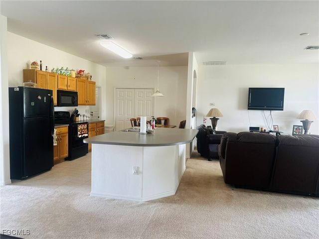 2016 SW 3rd TER, Cape Coral, FL 33991