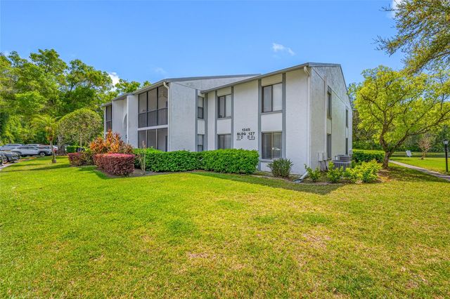 1345 PINE RIDGE CIRCLE E C2, Tarpon Springs, FL 34688