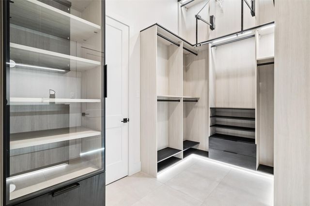 233 Blue Heron Drive, Montgomery, TX 77316