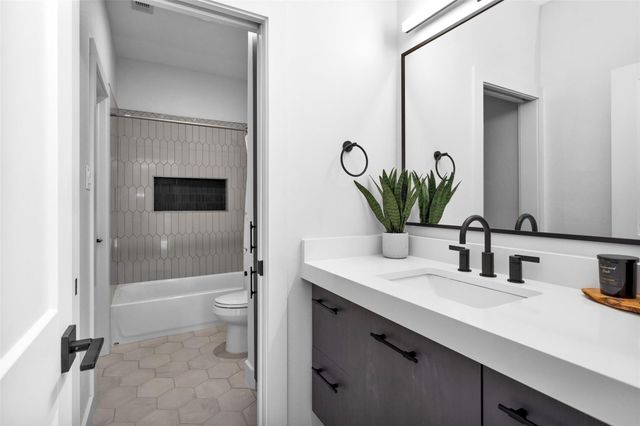 233 Blue Heron Drive, Montgomery, TX 77316