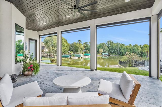 233 Blue Heron Drive, Montgomery, TX 77316