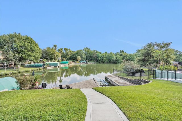 233 Blue Heron Drive, Montgomery, TX 77316