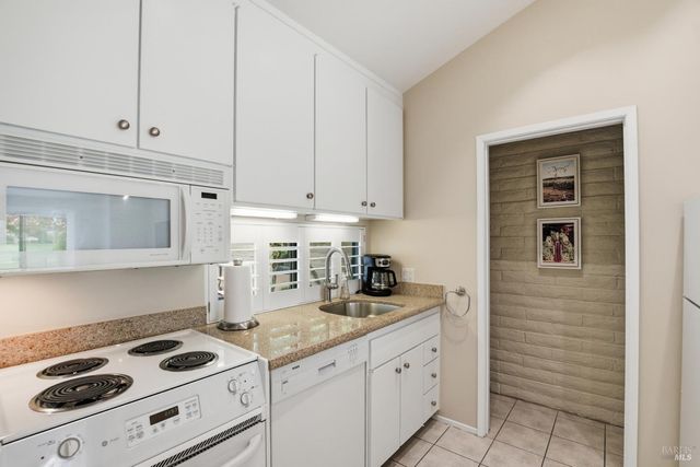 13 Fairways Dr, Napa, CA 94558