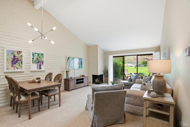 13 Fairways Dr, Napa, CA 94558