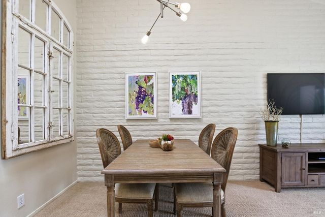 13 Fairways Dr, Napa, CA 94558