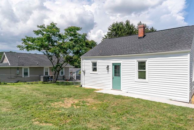 104 EAST AVE, Staunton, VA 24401