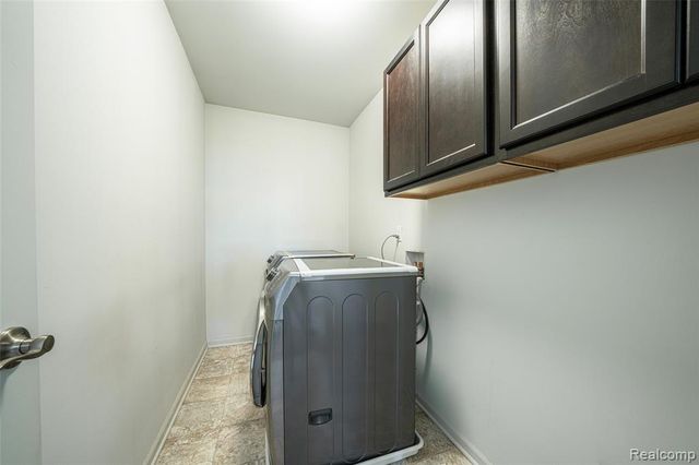 3236 Curtis Street, Wixom, MI 48393