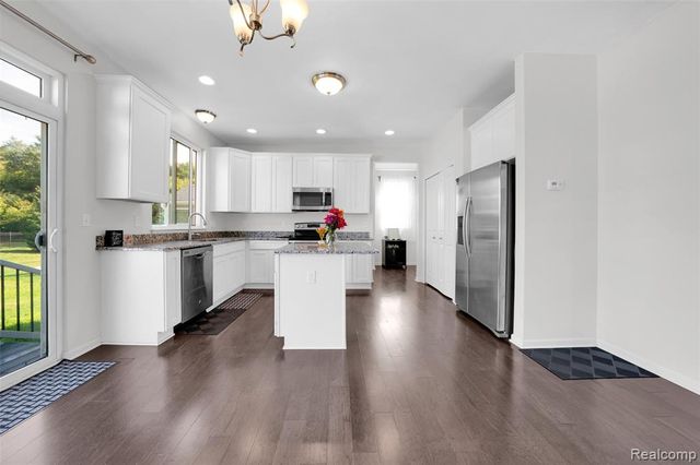 3236 Curtis Street, Wixom, MI 48393