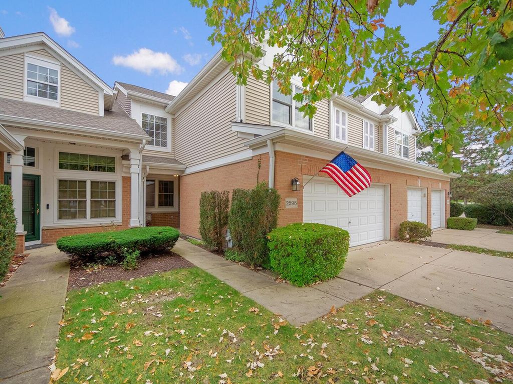 2596 Camberley Circle, Westchester, IL 60154 — photo 2