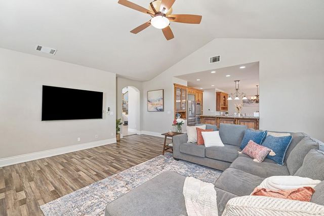 3000 Alhambra Ct, Cameron Park, CA 95682
