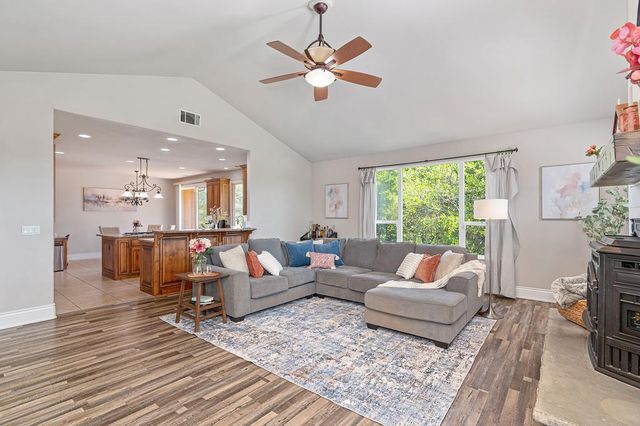 3000 Alhambra Ct, Cameron Park, CA 95682