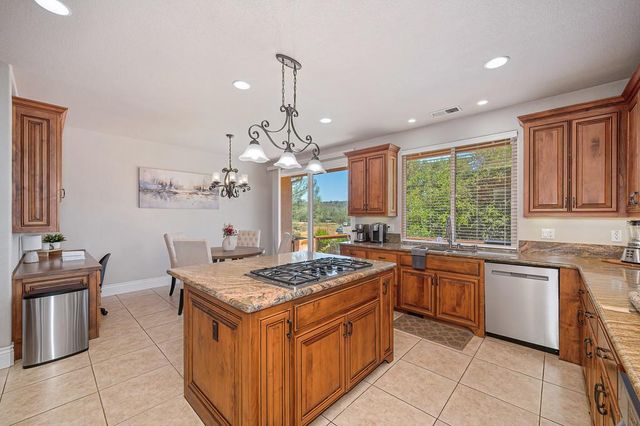 3000 Alhambra Ct, Cameron Park, CA 95682