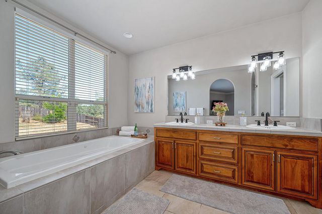 3000 Alhambra Ct, Cameron Park, CA 95682