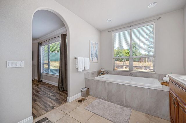 3000 Alhambra Ct, Cameron Park, CA 95682