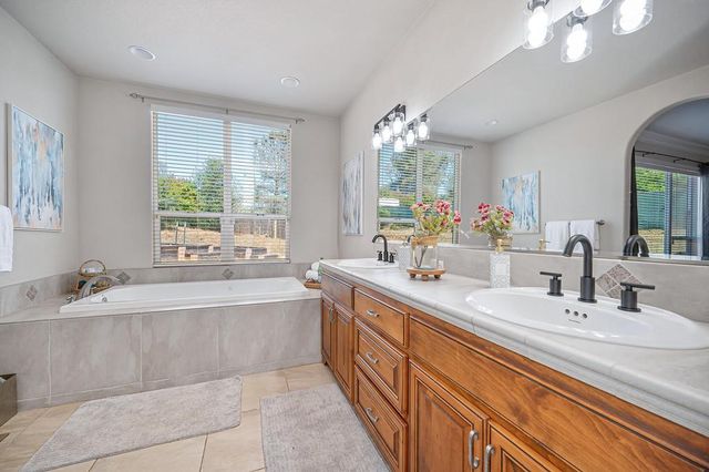3000 Alhambra Ct, Cameron Park, CA 95682