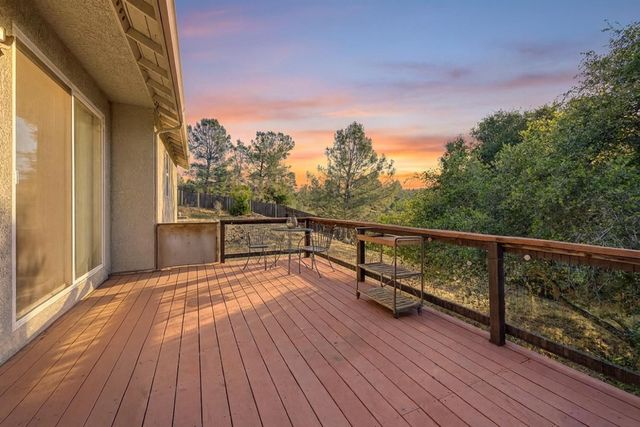 3000 Alhambra Ct, Cameron Park, CA 95682