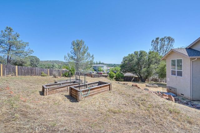 3000 Alhambra Ct, Cameron Park, CA 95682