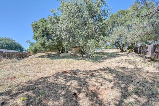 3000 Alhambra Ct, Cameron Park, CA 95682
