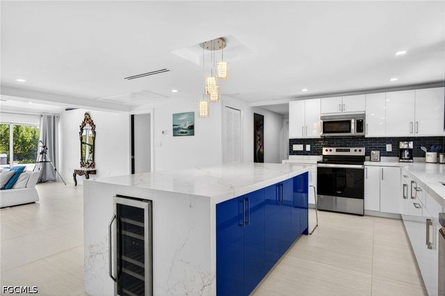 1874 Ibis LN, Sanibel, FL 33957