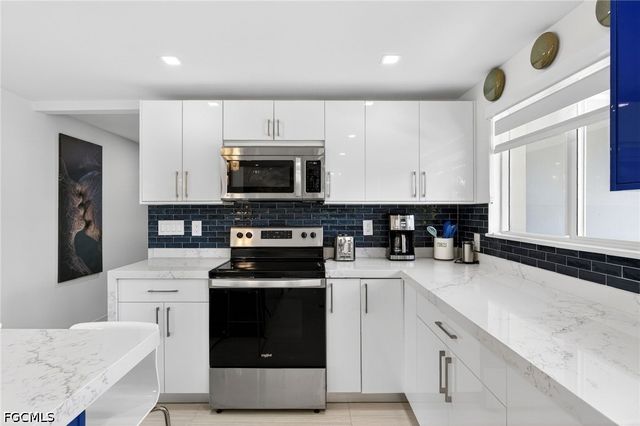 1874 Ibis LN, Sanibel, FL 33957