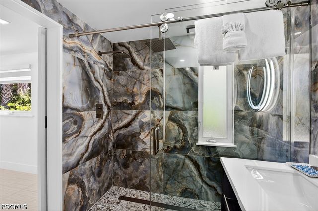 1874 Ibis LN, Sanibel, FL 33957