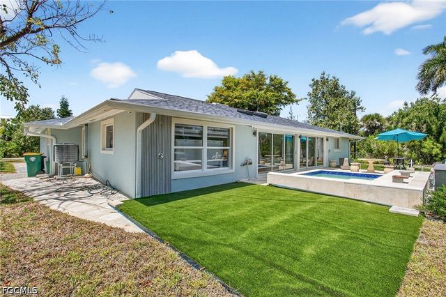 1874 Ibis LN, Sanibel, FL 33957