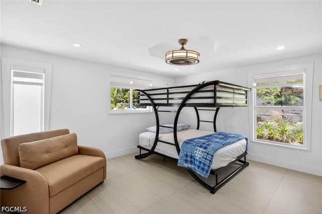 1874 Ibis LN, Sanibel, FL 33957