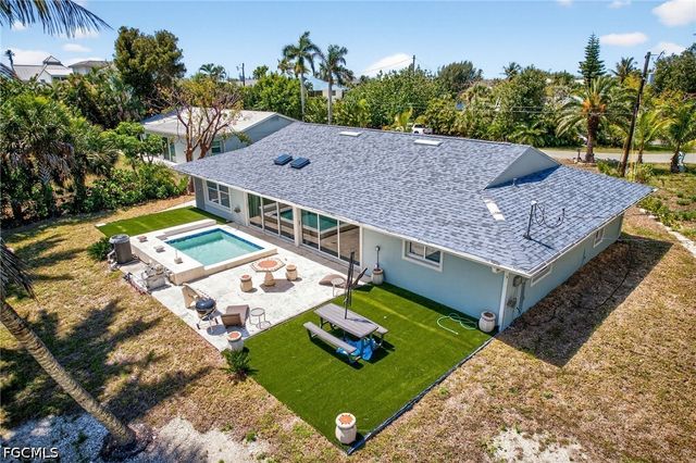 1874 Ibis LN, Sanibel, FL 33957