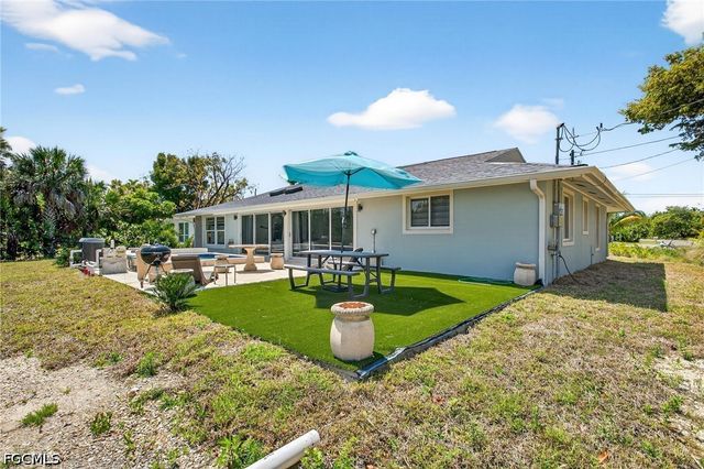 1874 Ibis LN, Sanibel, FL 33957