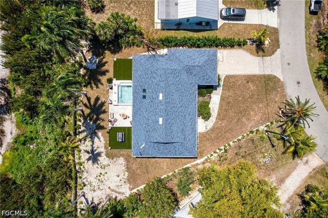 1874 Ibis LN, Sanibel, FL 33957