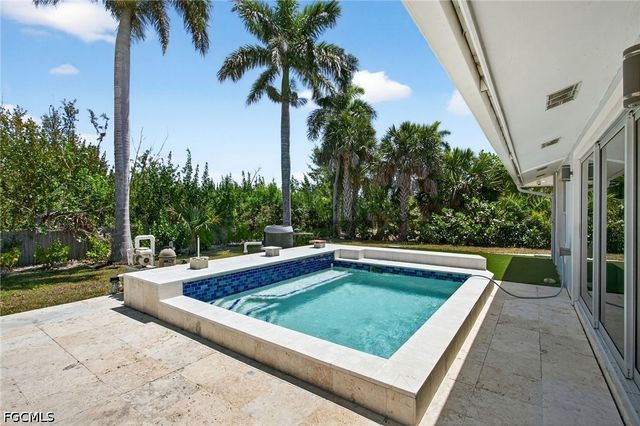 1874 Ibis LN, Sanibel, FL 33957