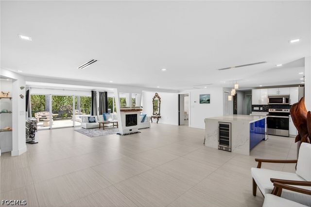 1874 Ibis LN, Sanibel, FL 33957