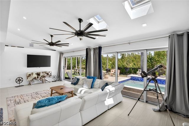 1874 Ibis LN, Sanibel, FL 33957