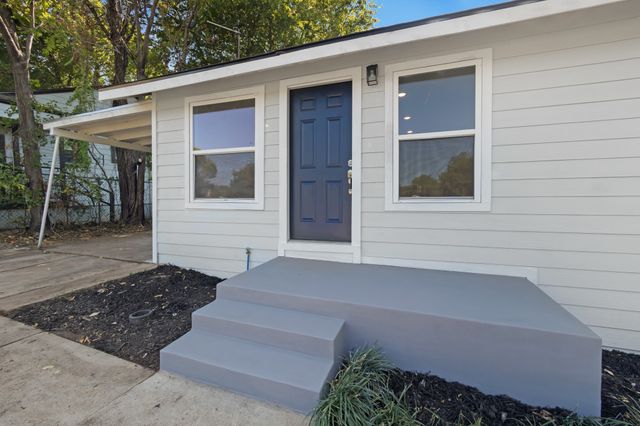 4367 Alamo Avenue, Fort Worth, TX 76107