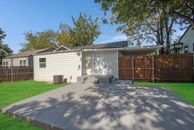 4367 Alamo Avenue, Fort Worth, TX 76107