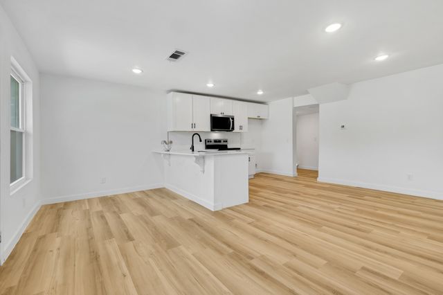 4367 Alamo Avenue, Fort Worth, TX 76107