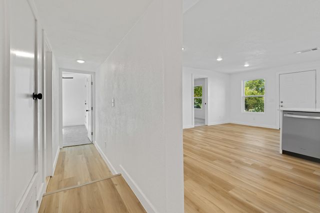 4367 Alamo Avenue, Fort Worth, TX 76107