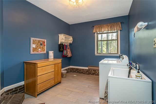 996 Point Hill Drive, Fayetteville, NC 28306