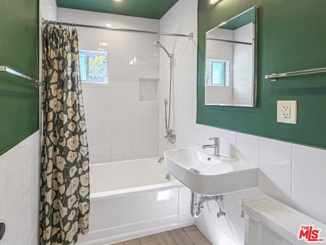 2049 Lake Shore Avenue, Los Angeles, CA 90039