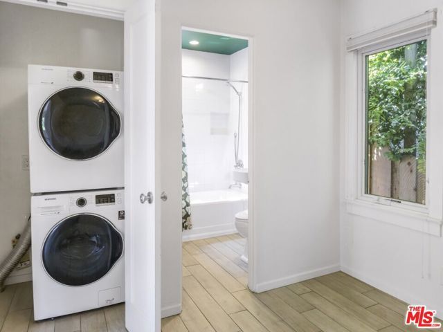 2049 Lake Shore Avenue, Los Angeles, CA 90039