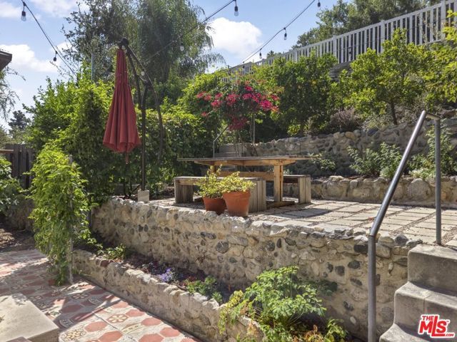 2049 Lake Shore Avenue, Los Angeles, CA 90039